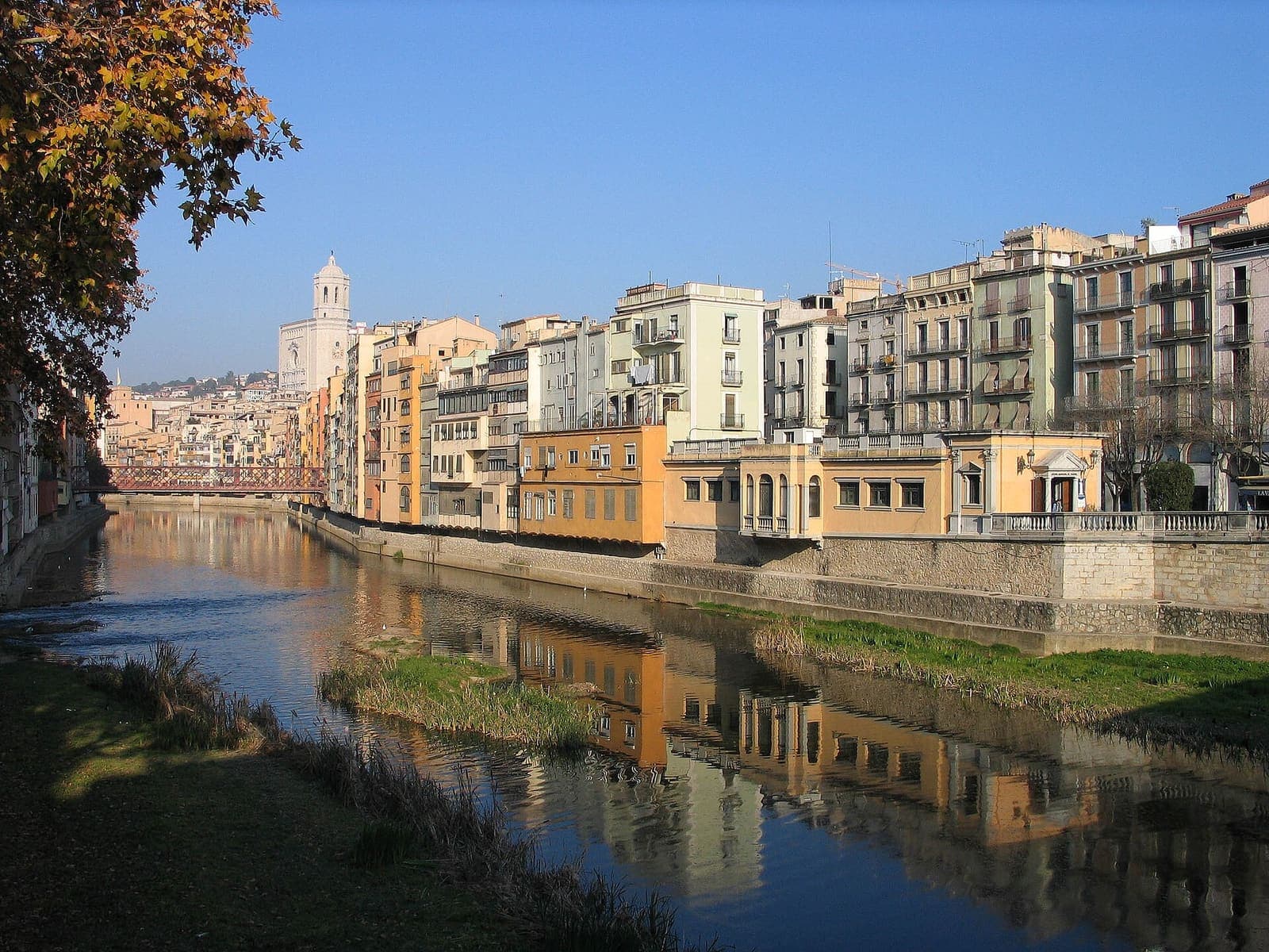The painted houses along the Onyar in Girona